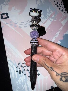 New Bejeweled Cat Top Decorative Black & Purple Pen